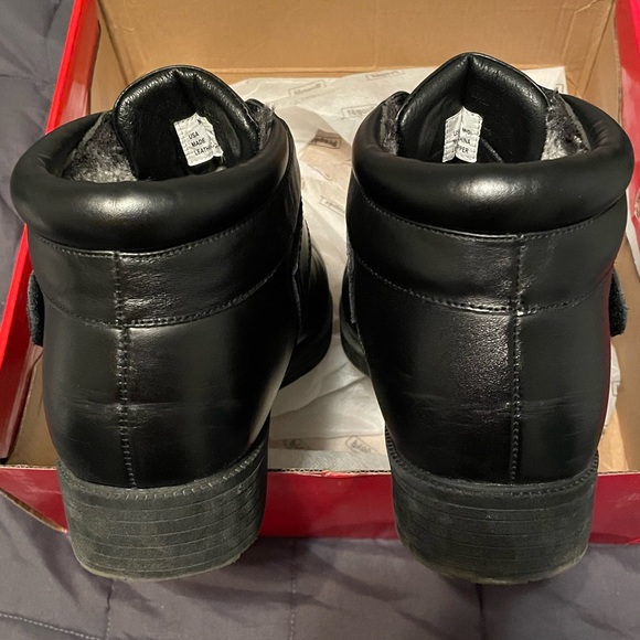 Men's Black Leather Shoes - Picture 4 of 8